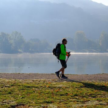 Nordic Walker am See